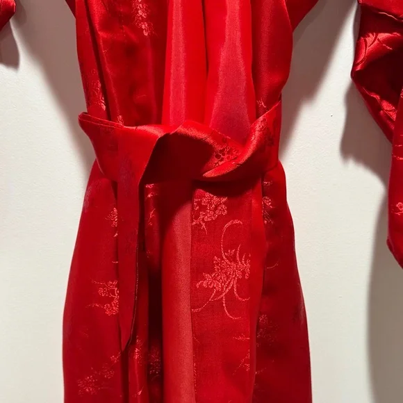 Lotus Vibrant Red Women's Kimono 100%silk - Picture 6 of 7